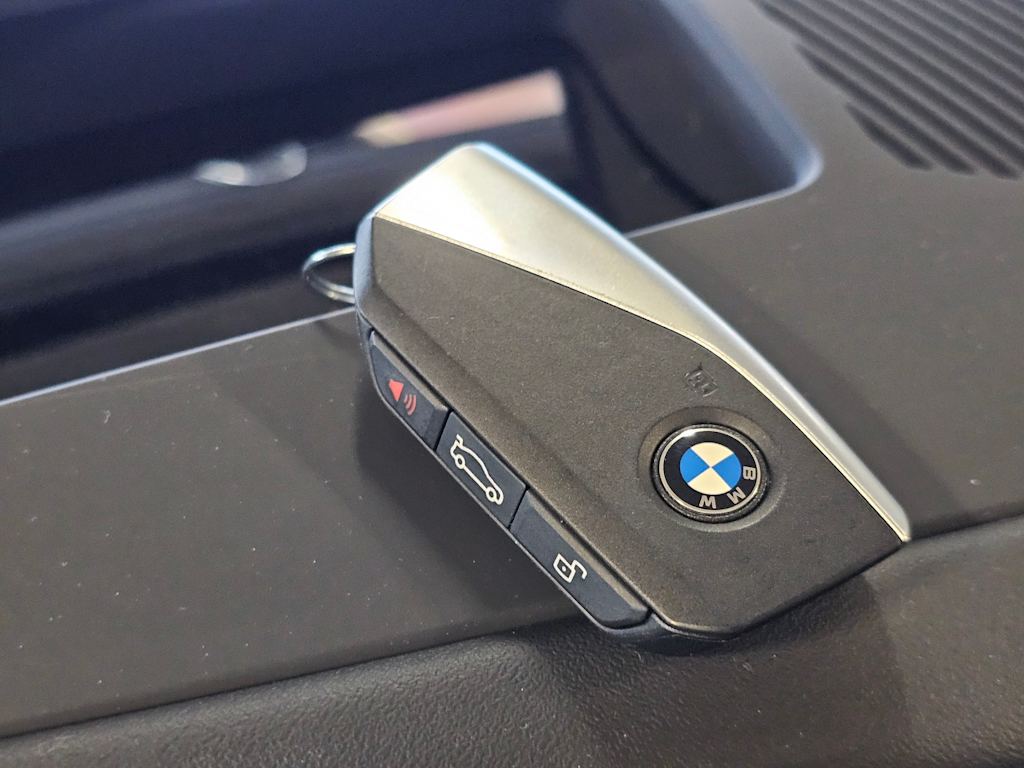 Thumbnail: 2026 BMW i5 - 18