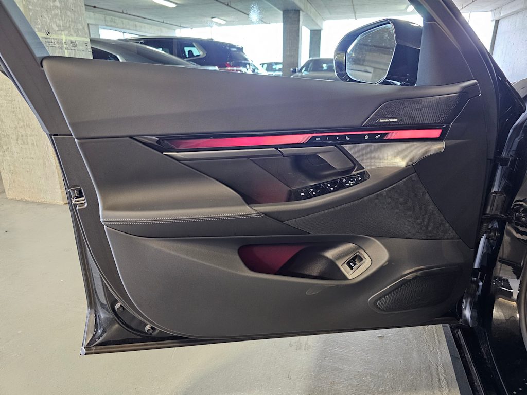 Thumbnail: 2026 BMW i5 - 28