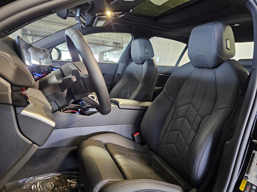 Thumbnail: 2026 BMW i5 - 11
