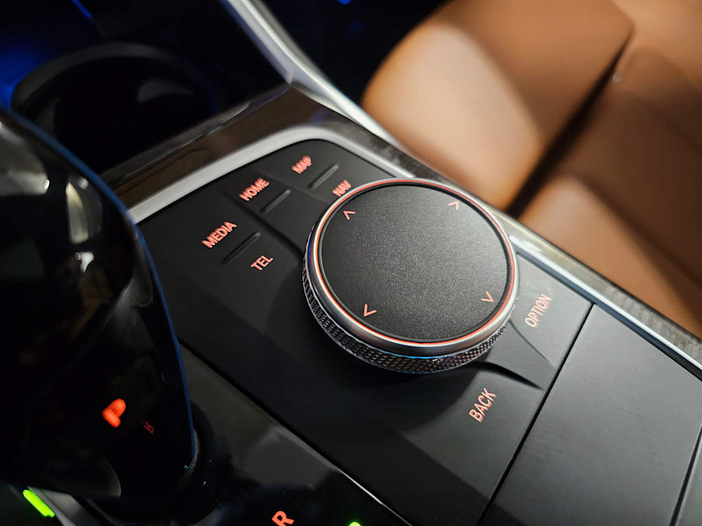 Thumbnail: 2023 BMW i4 - 30