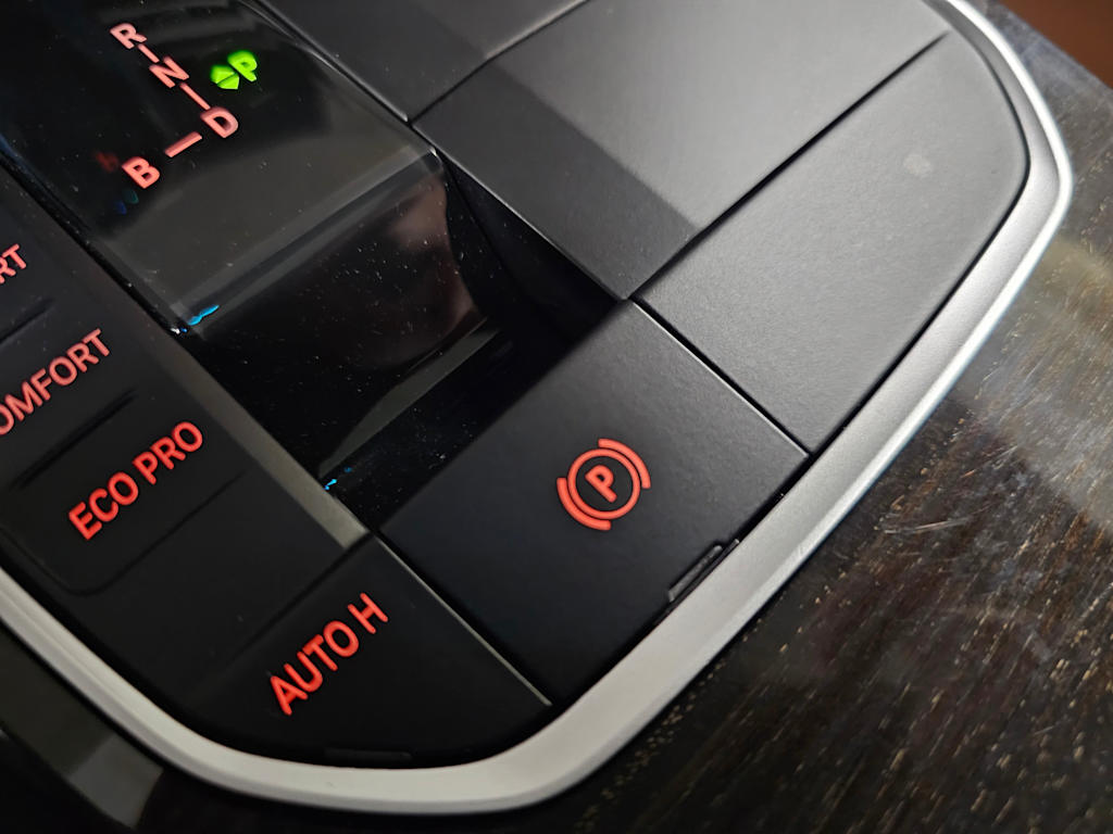 Thumbnail: 2023 BMW i4 - 20