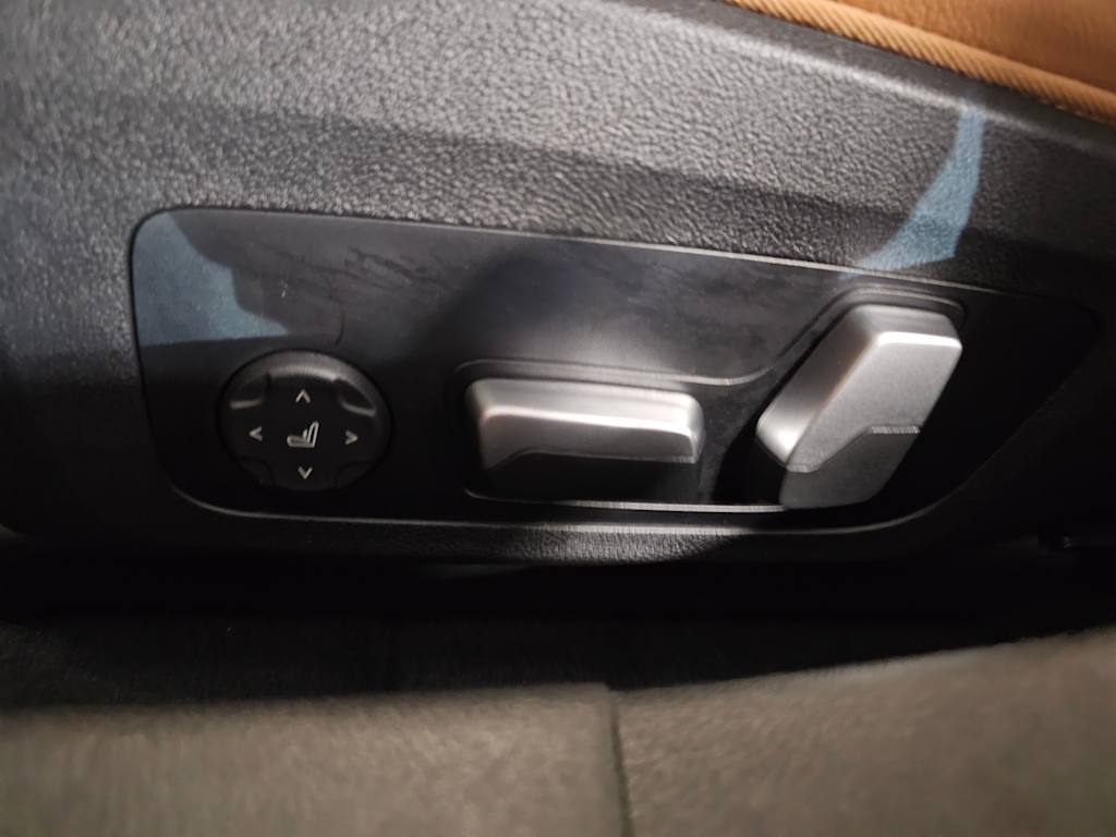 Thumbnail: 2023 BMW i4 - 34