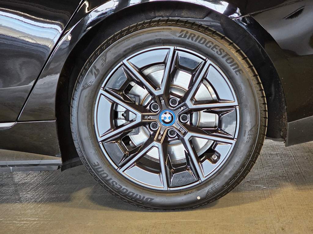 Thumbnail: 2023 BMW i4 - 7