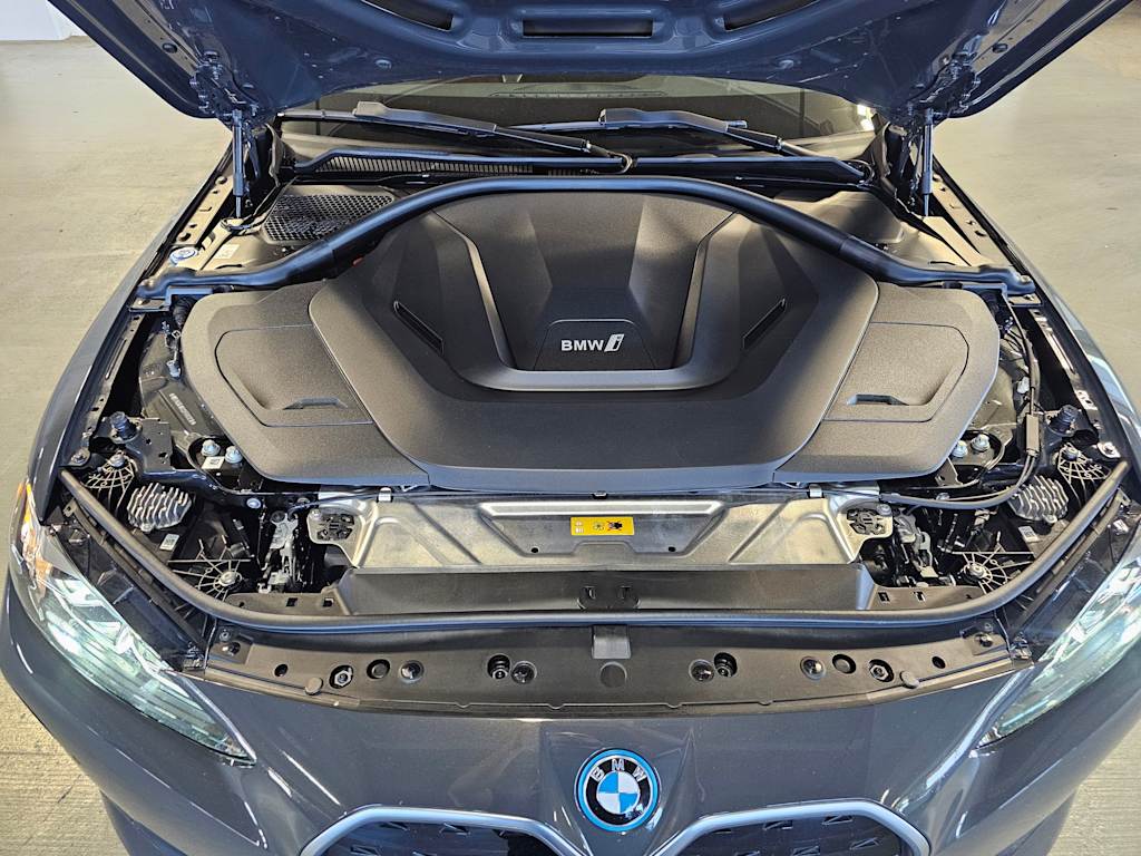 Thumbnail: 2023 BMW i4 - 8