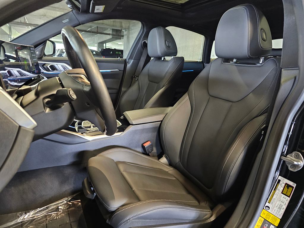 Thumbnail: 2023 BMW i4 - 10