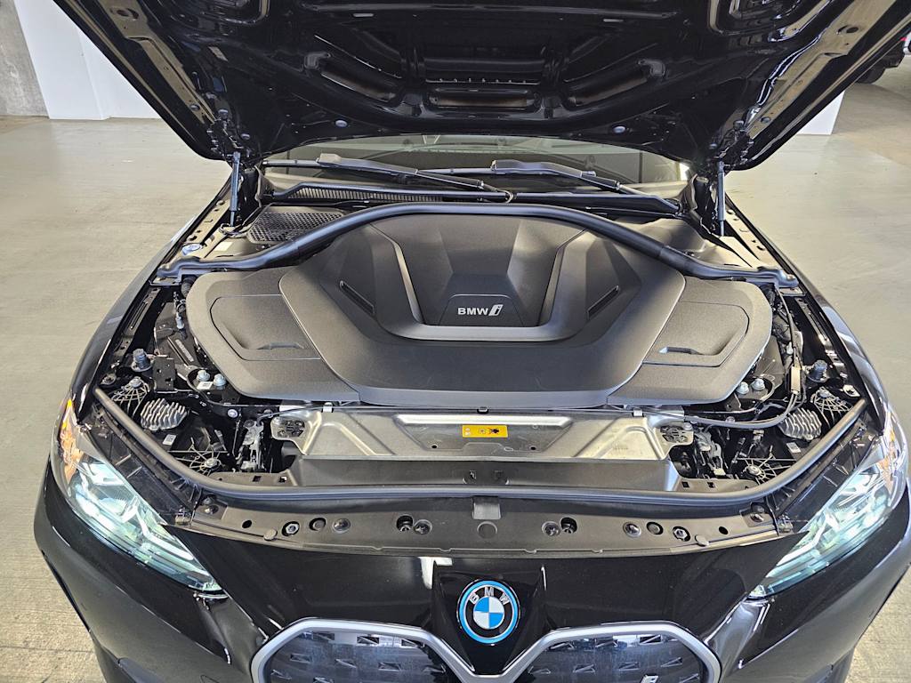 Thumbnail: 2023 BMW i4 - 8
