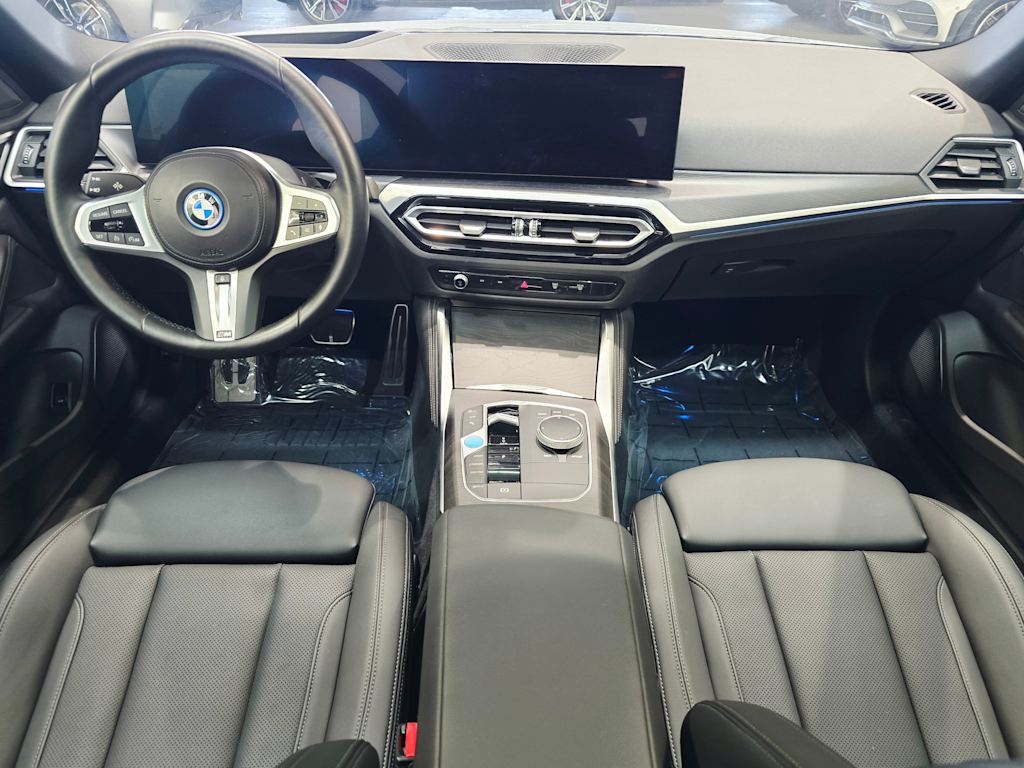 Thumbnail: 2024 BMW i4 - 10