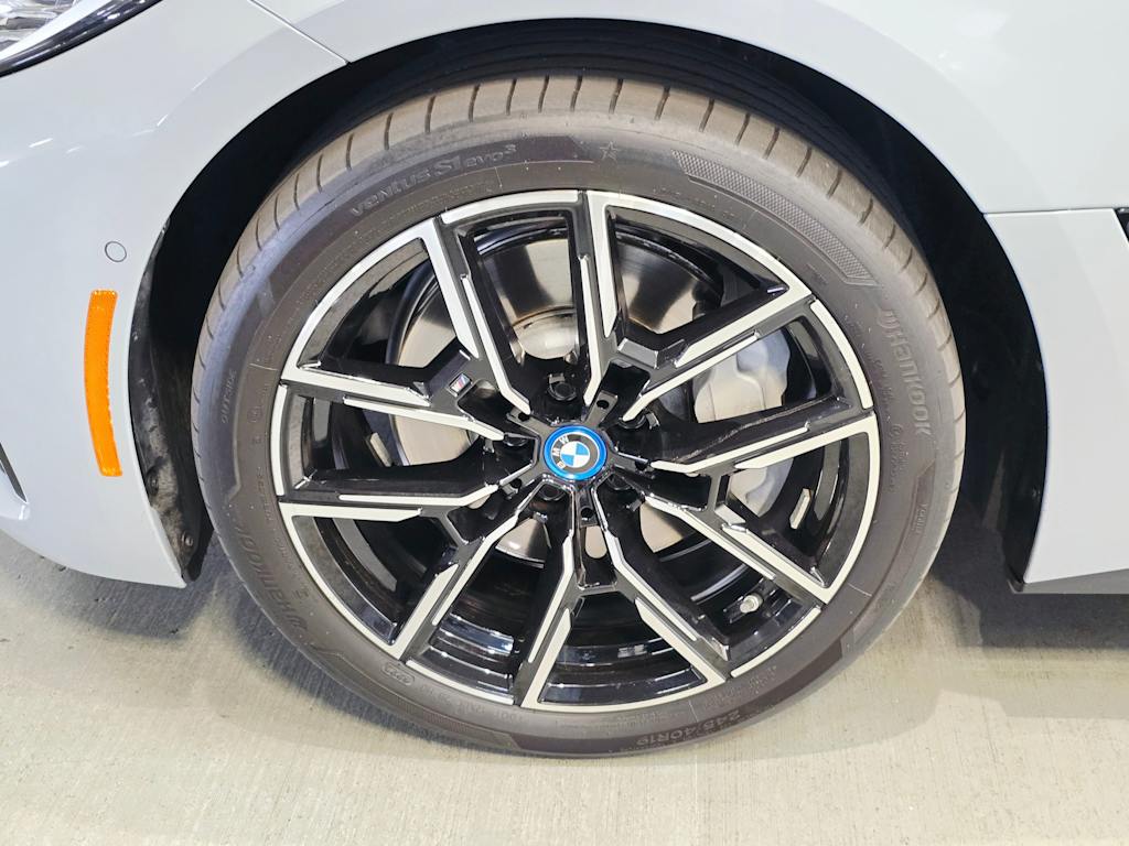 Thumbnail: 2024 BMW i4 - 8