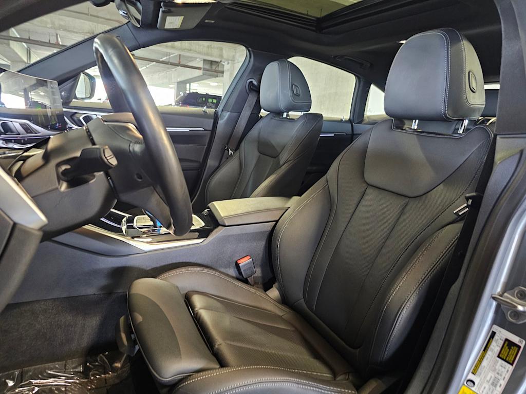 Thumbnail: 2023 BMW i4 - 10