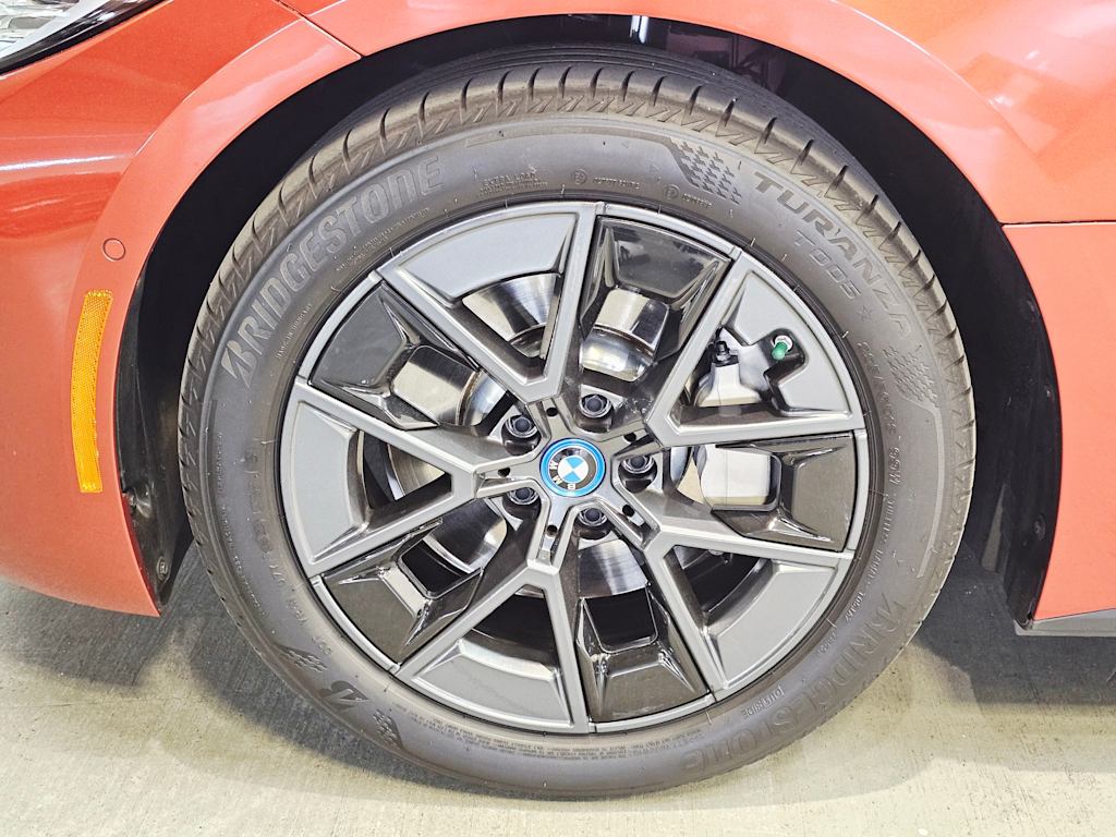 Thumbnail: 2023 BMW i4 - 6