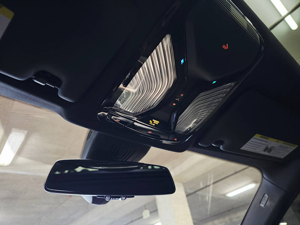 Thumbnail: 2023 BMW i4 - 24