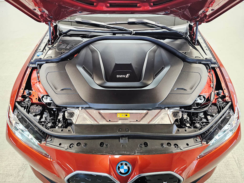 Thumbnail: 2023 BMW i4 - 7