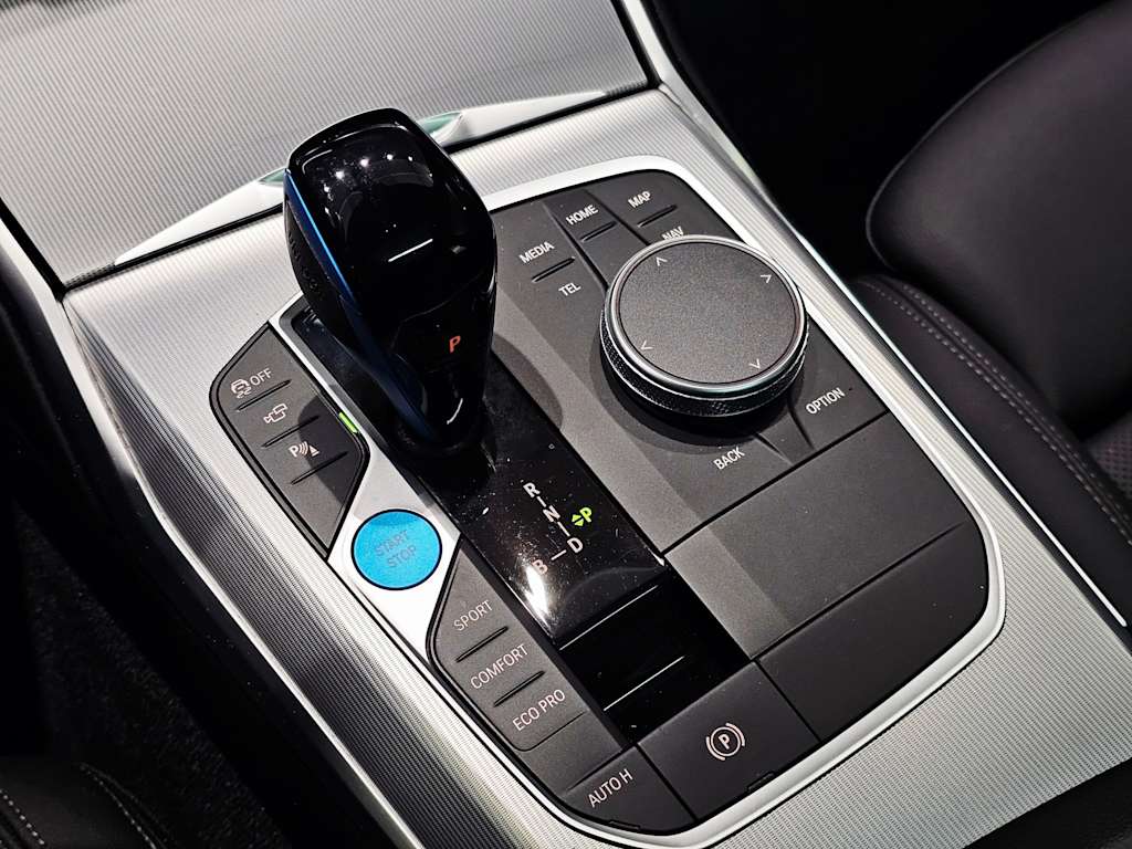 Thumbnail: 2023 BMW i4 - 21