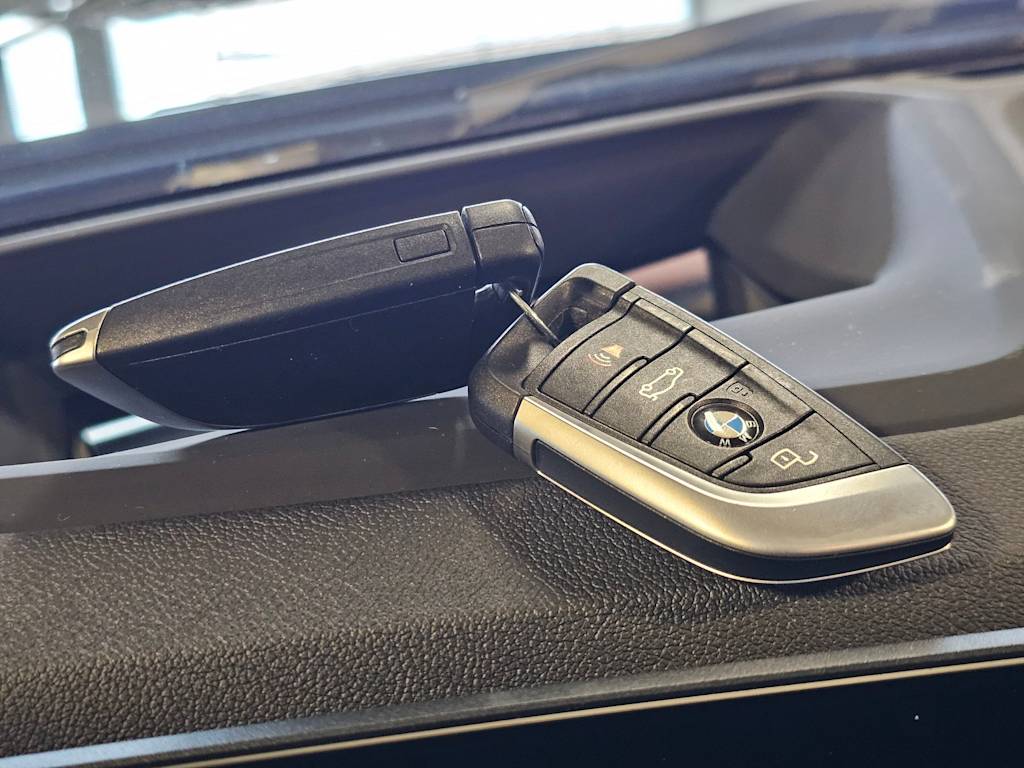 Thumbnail: 2023 BMW i4 - 35
