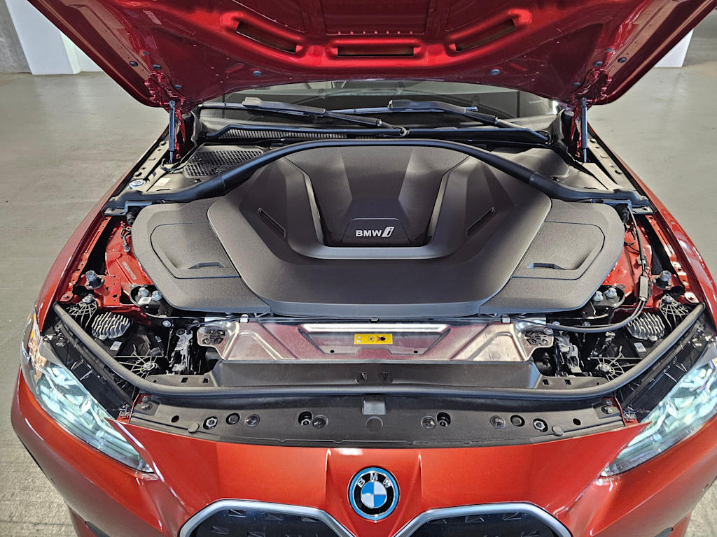 Thumbnail: 2023 BMW i4 - 8