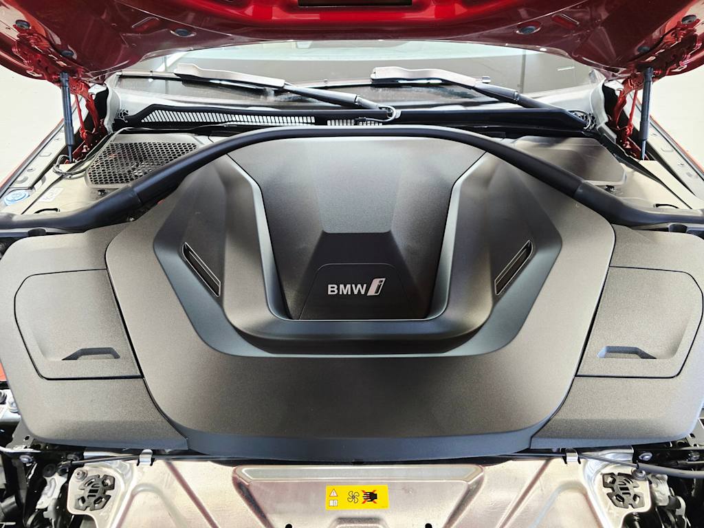 Thumbnail: 2023 BMW i4 - 8