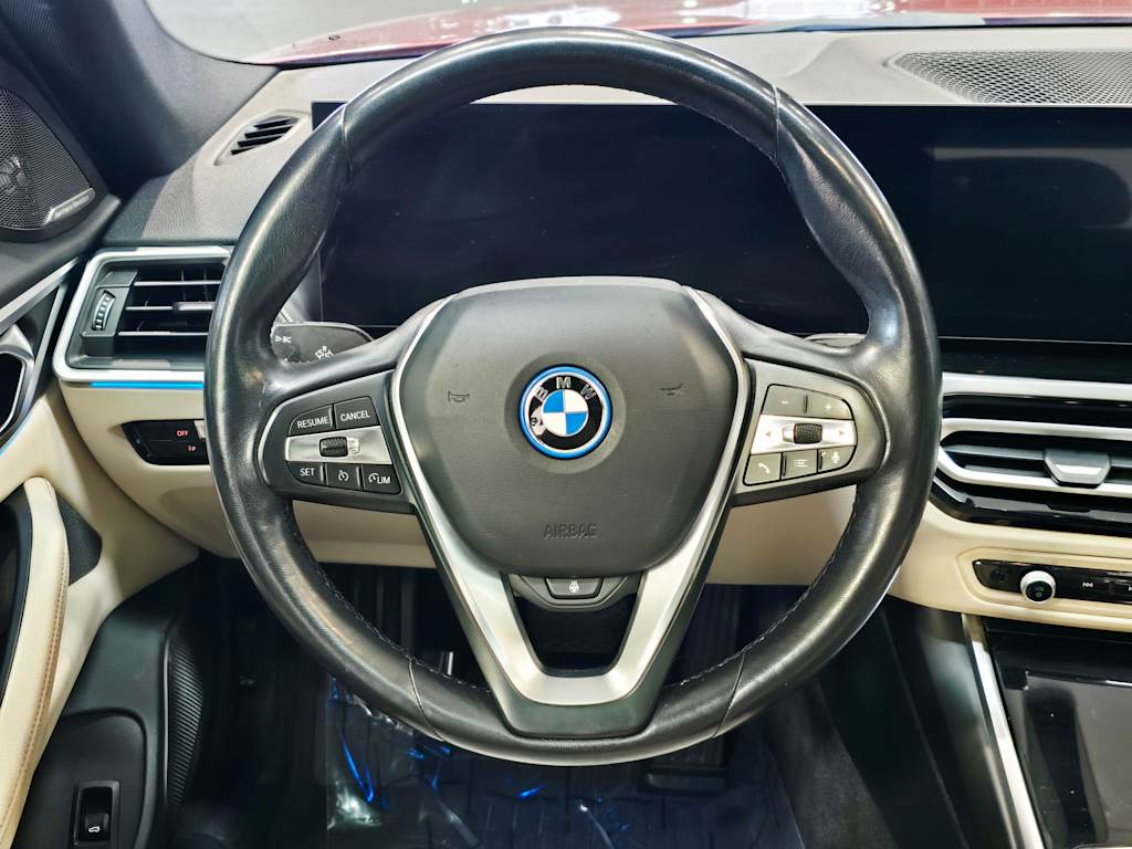 Thumbnail: 2023 BMW i4 - 13