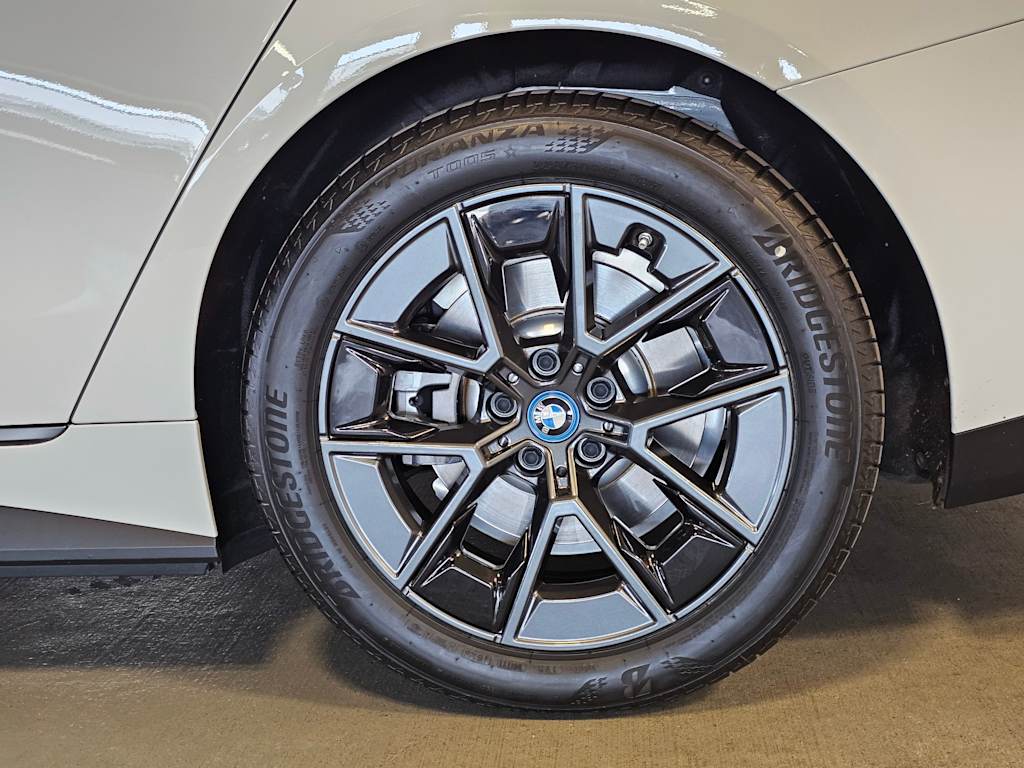 Thumbnail: 2023 BMW i4 - 7