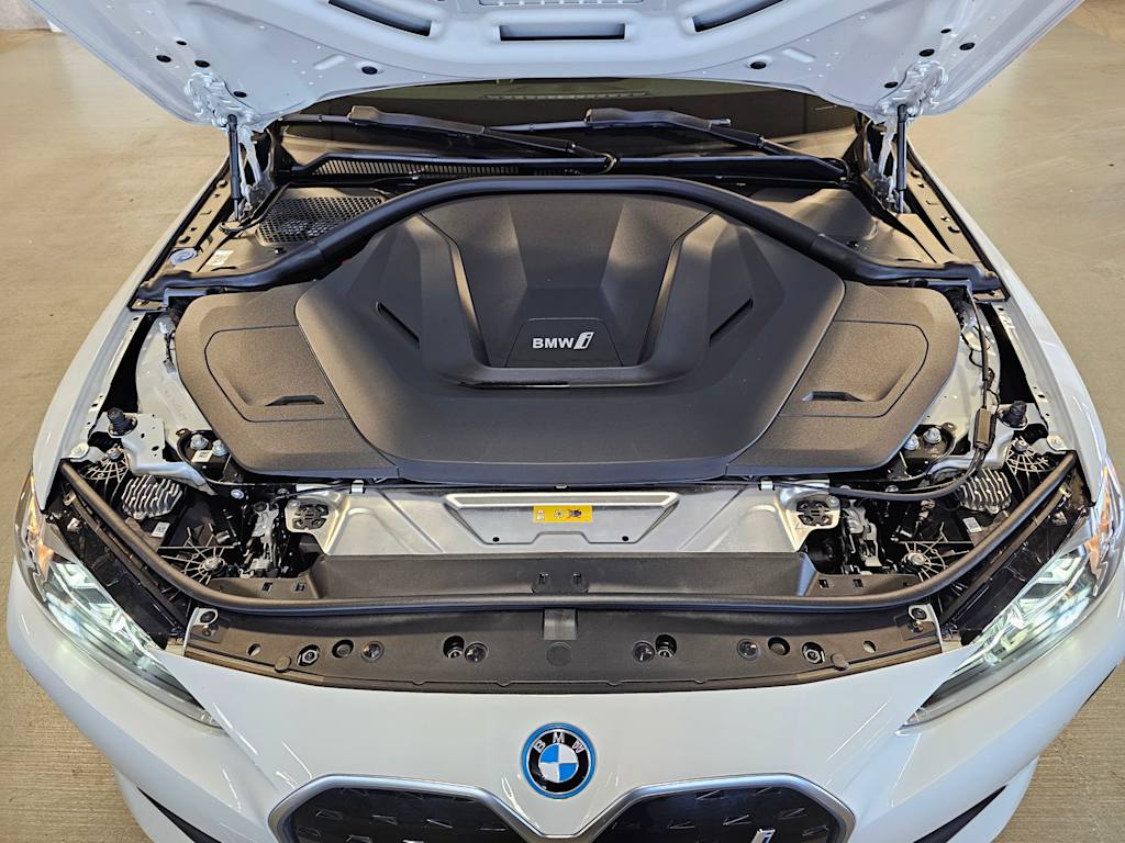 Thumbnail: 2023 BMW i4 - 8