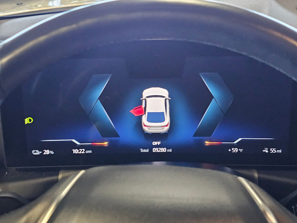 Thumbnail: 2023 BMW i4 - 17