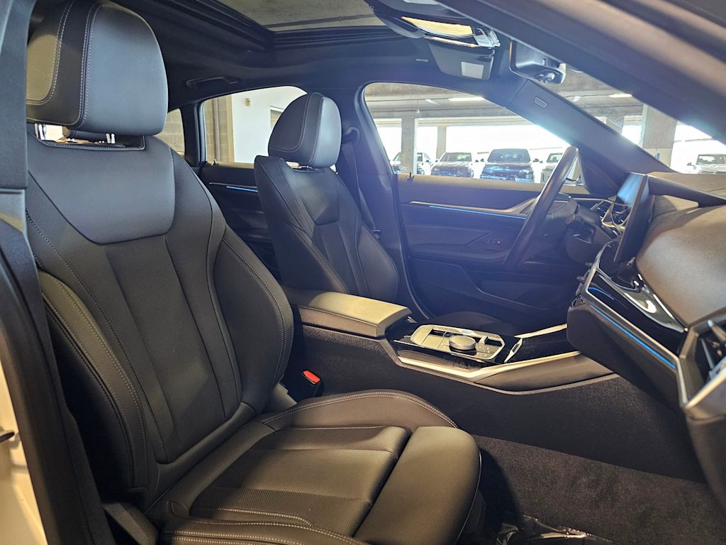 Thumbnail: 2023 BMW i4 - 37