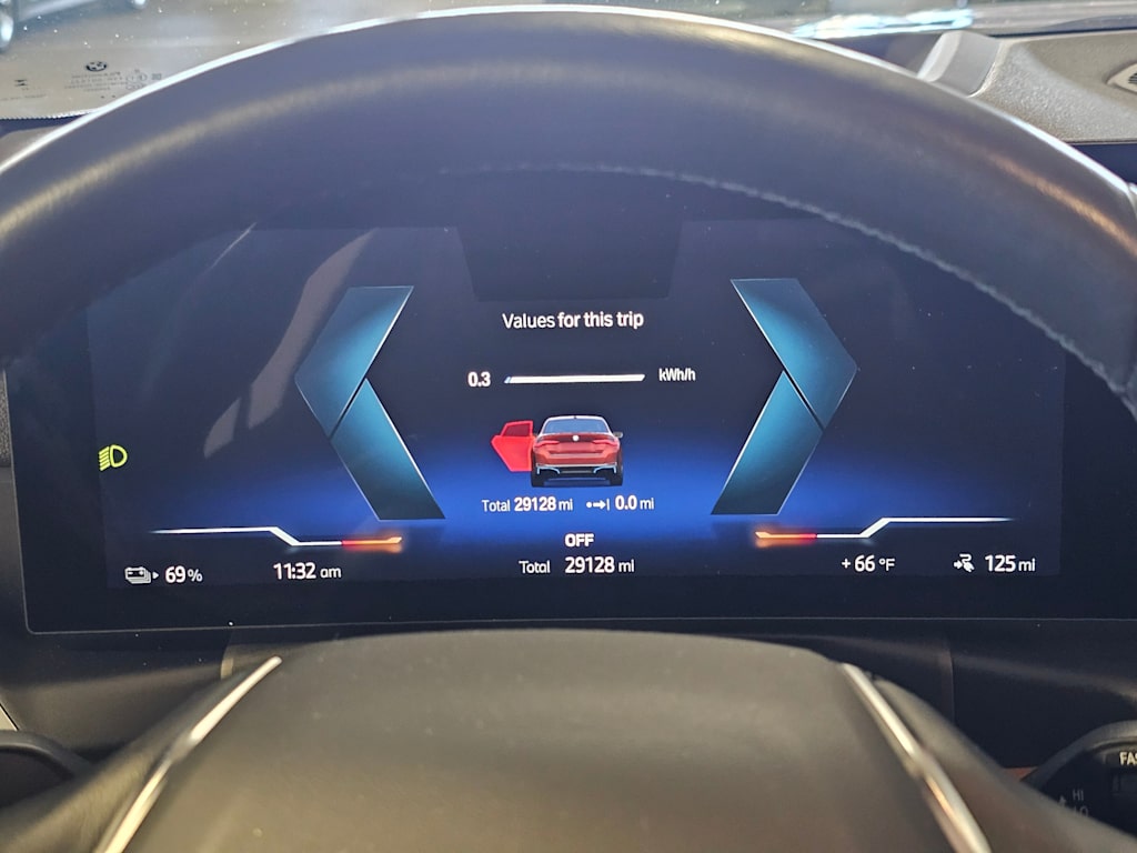 Thumbnail: 2023 BMW i4 - 17