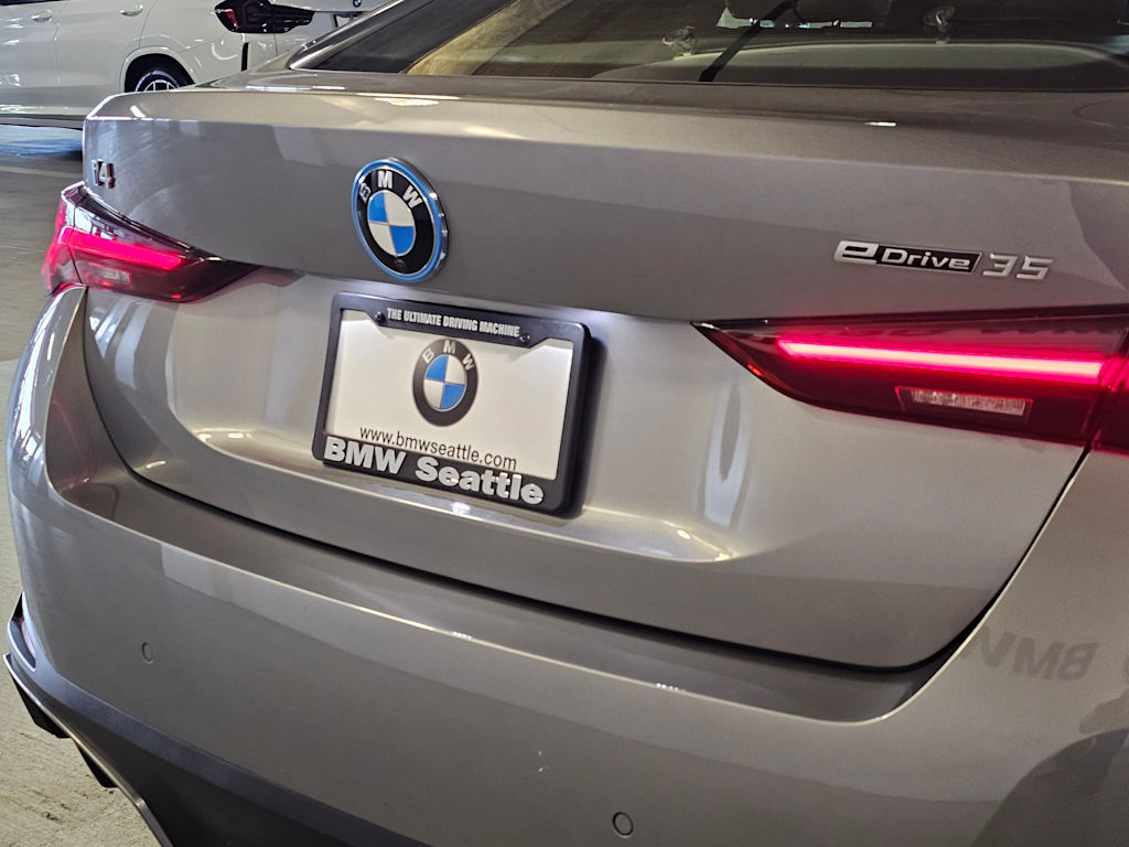 Thumbnail: 2023 BMW i4 - 21