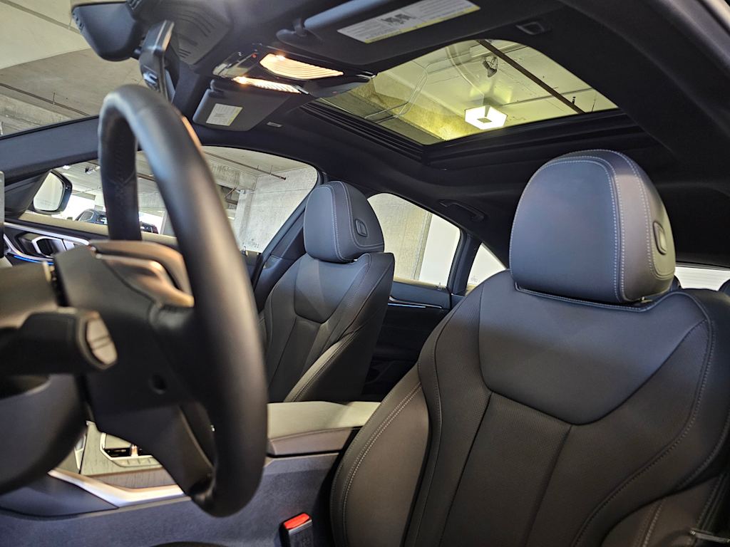 Thumbnail: 2023 BMW i4 - 30