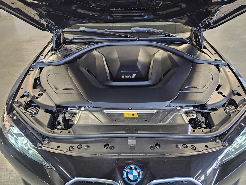 Thumbnail: 2023 BMW i4 - 8
