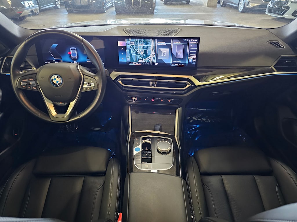 Thumbnail: 2023 BMW i4 - 10
