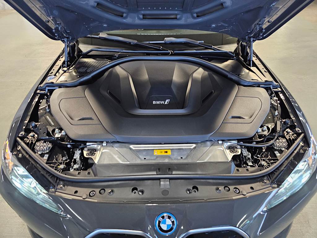Thumbnail: 2023 BMW i4 - 9