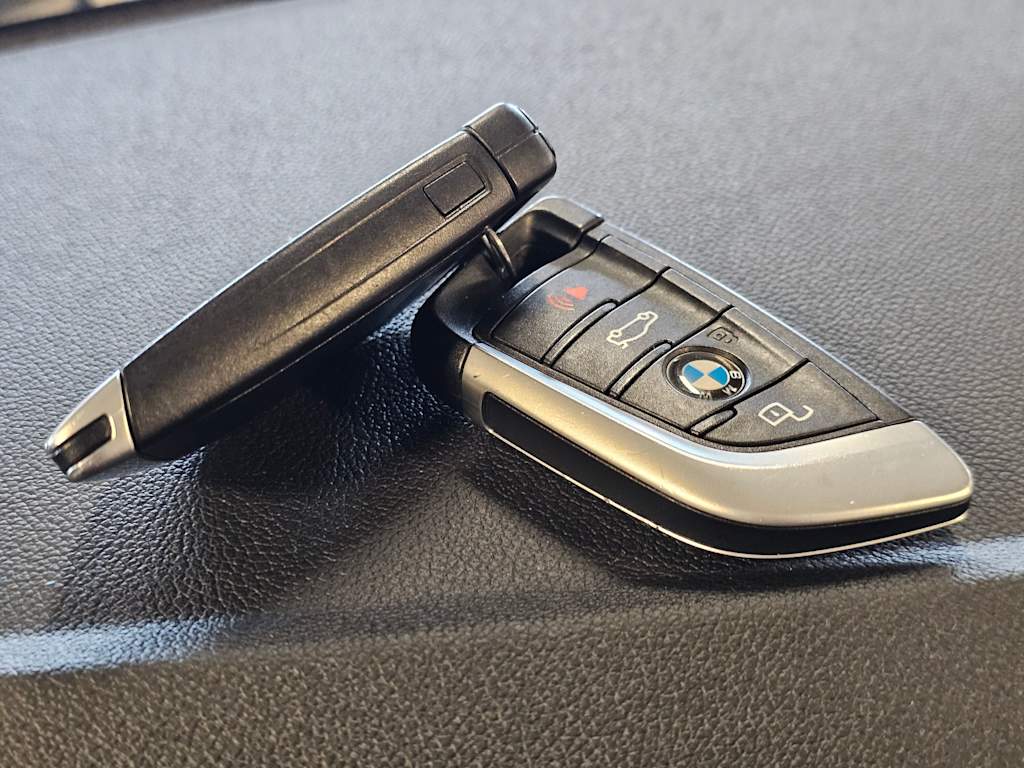 Thumbnail: 2023 BMW i4 - 19