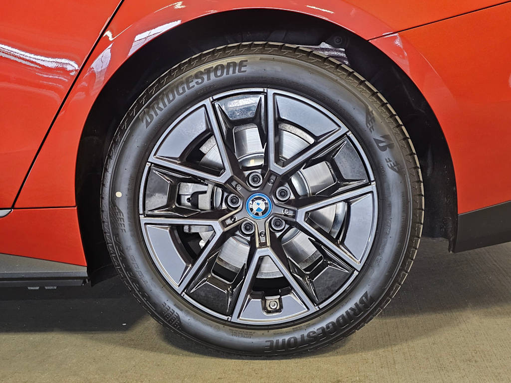 Thumbnail: 2023 BMW i4 - 7