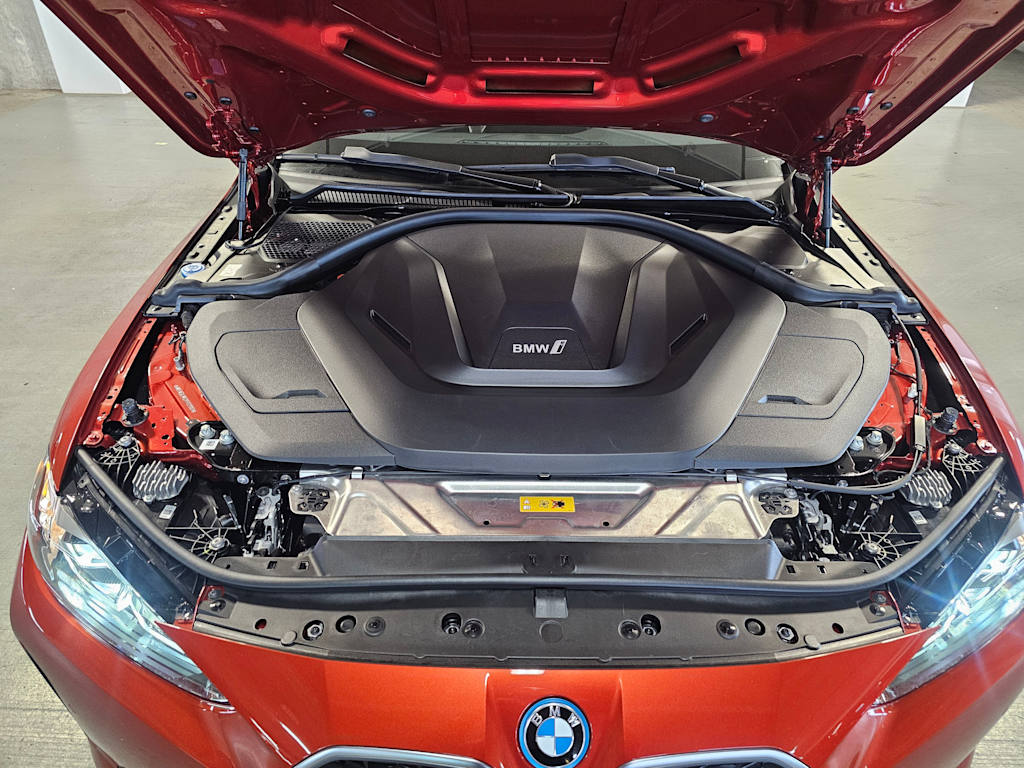 Thumbnail: 2023 BMW i4 - 8