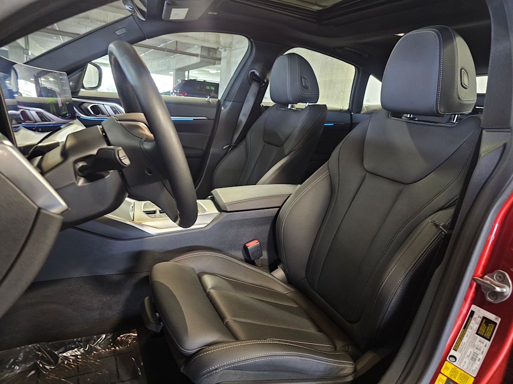 Thumbnail: 2023 BMW i4 - 10