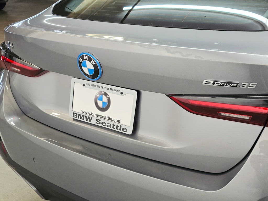 Thumbnail: 2023 BMW i4 - 21