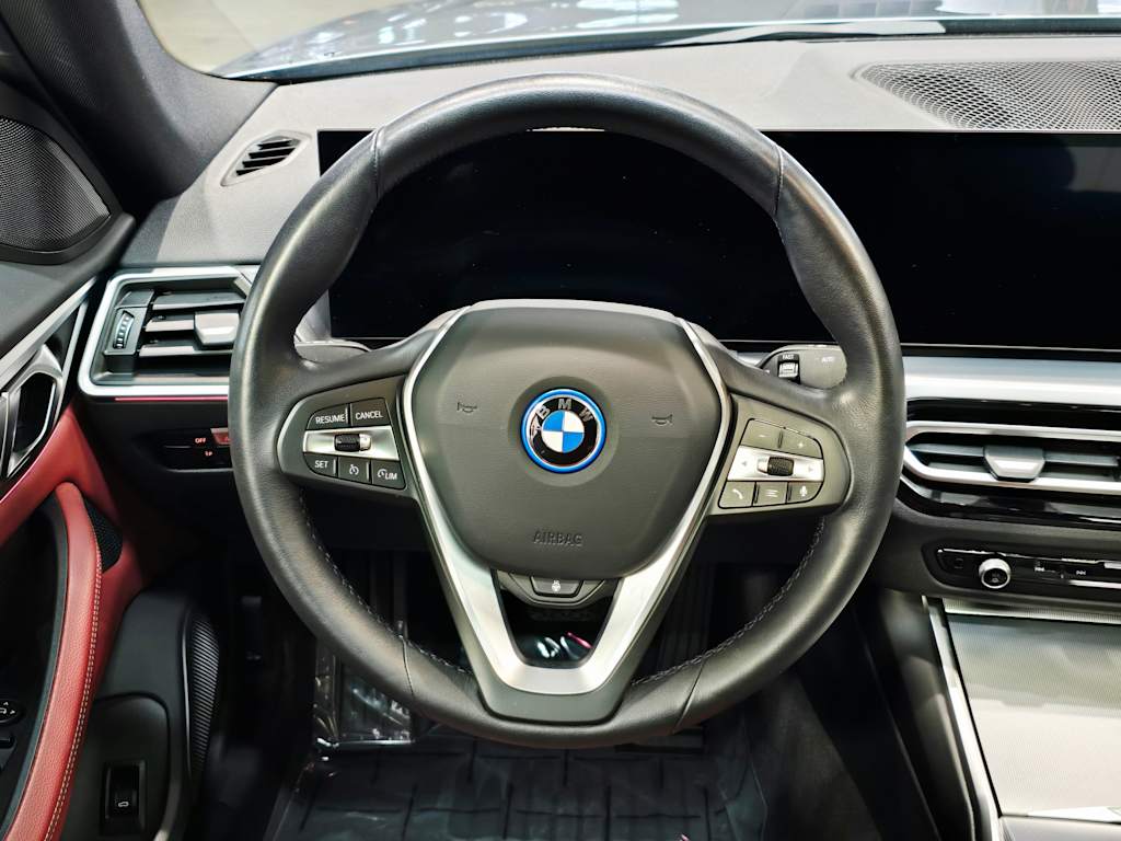 Thumbnail: 2023 BMW i4 - 13