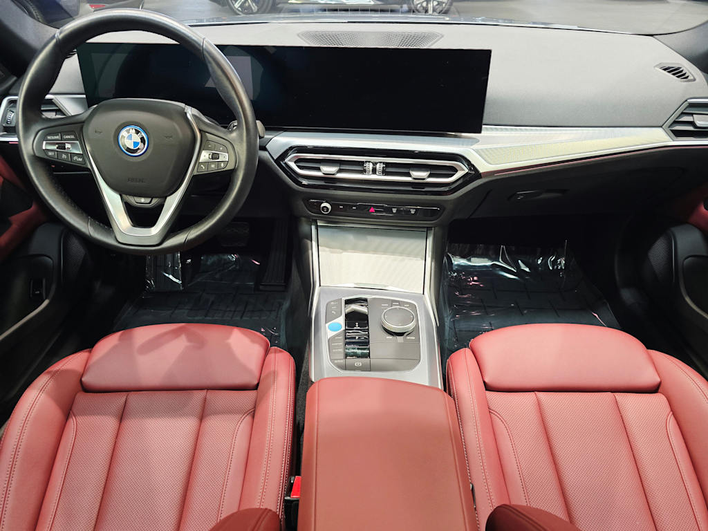Thumbnail: 2023 BMW i4 - 9