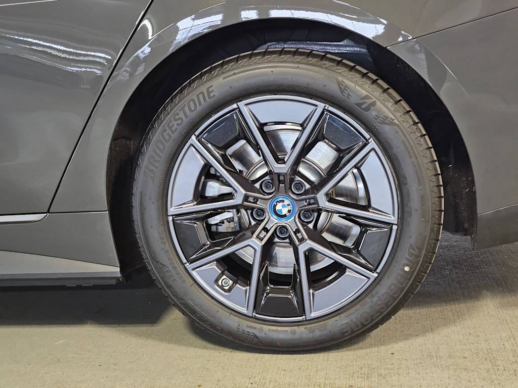Thumbnail: 2023 BMW i4 - 7