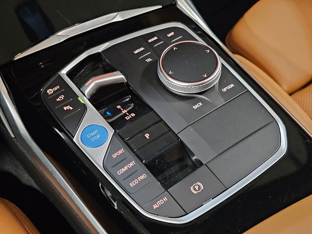 Thumbnail: 2023 BMW i4 - 16