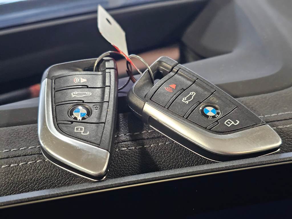 Thumbnail: 2023 BMW i4 - 19