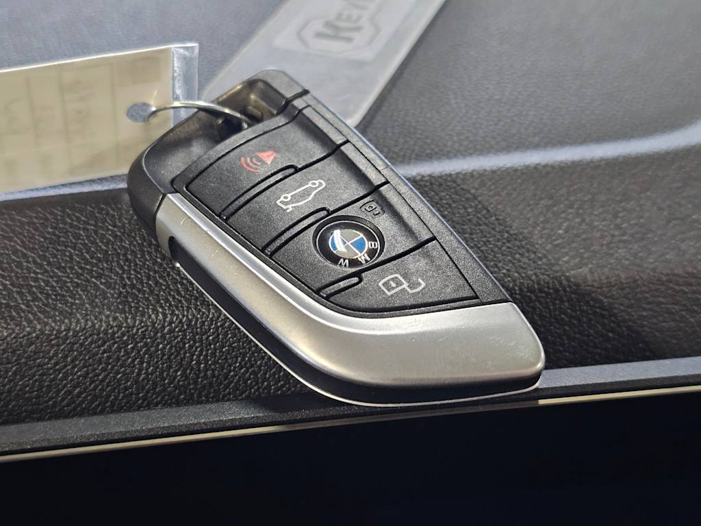 Thumbnail: 2023 BMW i4 - 20