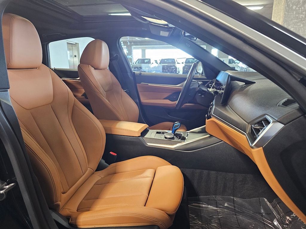 Thumbnail: 2023 BMW i4 - 40