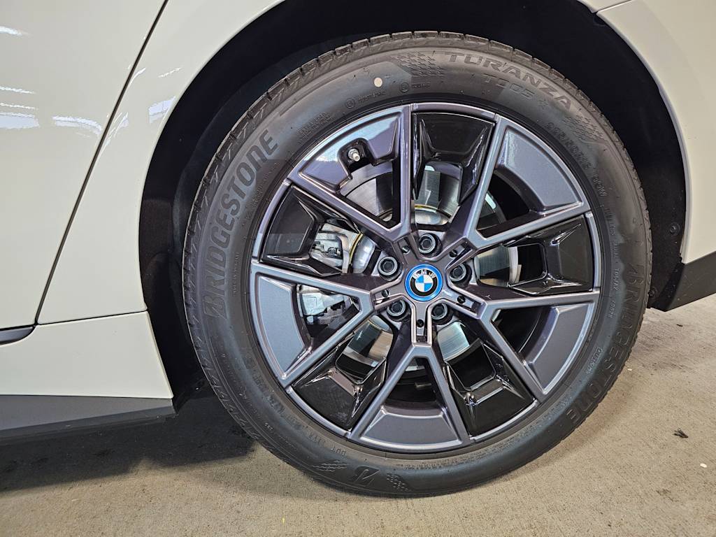 Thumbnail: 2023 BMW i4 - 7