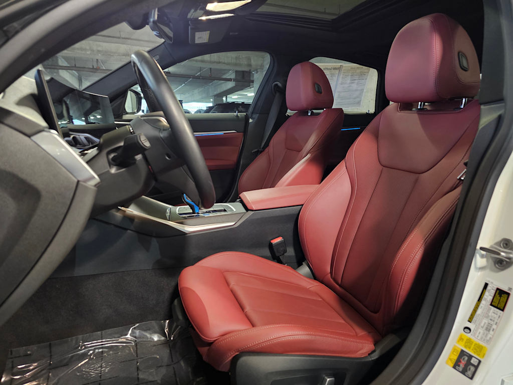 Thumbnail: 2023 BMW i4 - 10