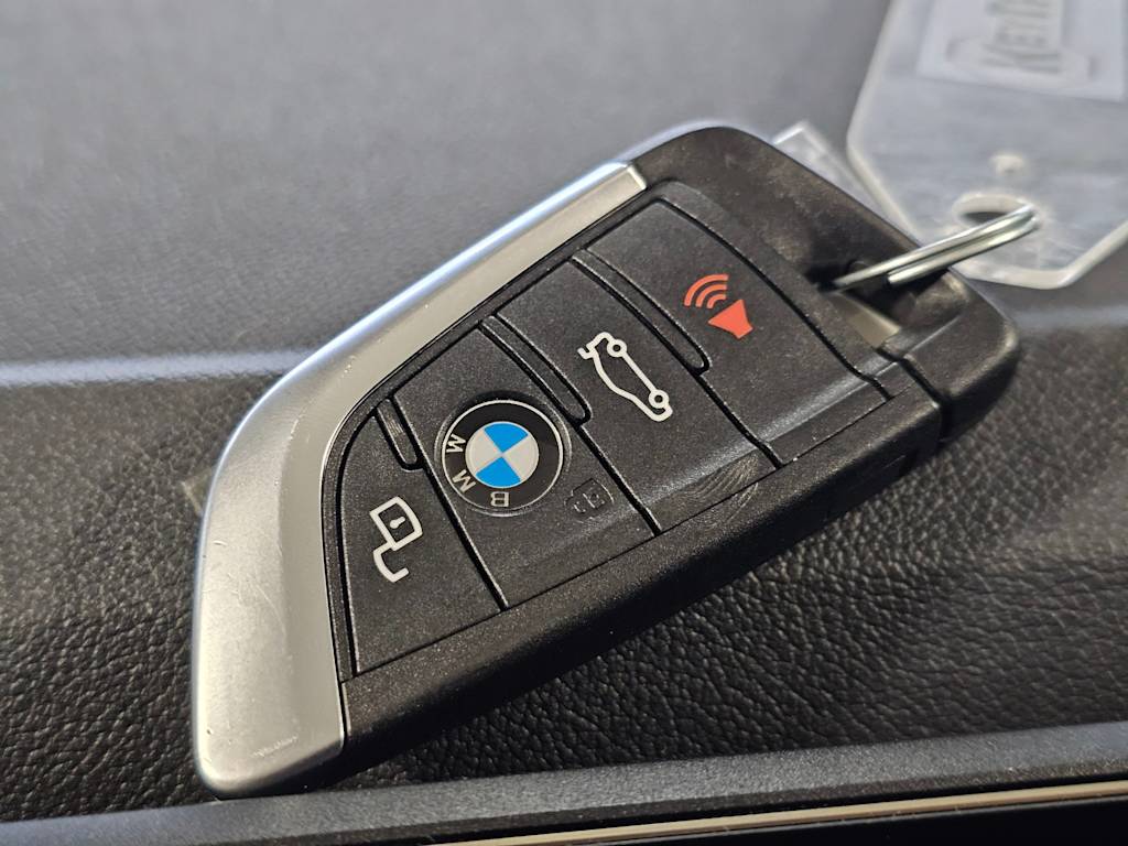 Thumbnail: 2023 BMW i4 - 44