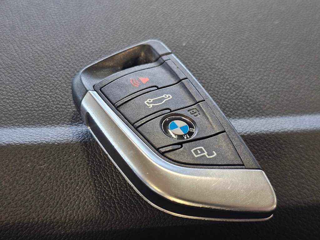 Thumbnail: 2023 BMW i4 - 19