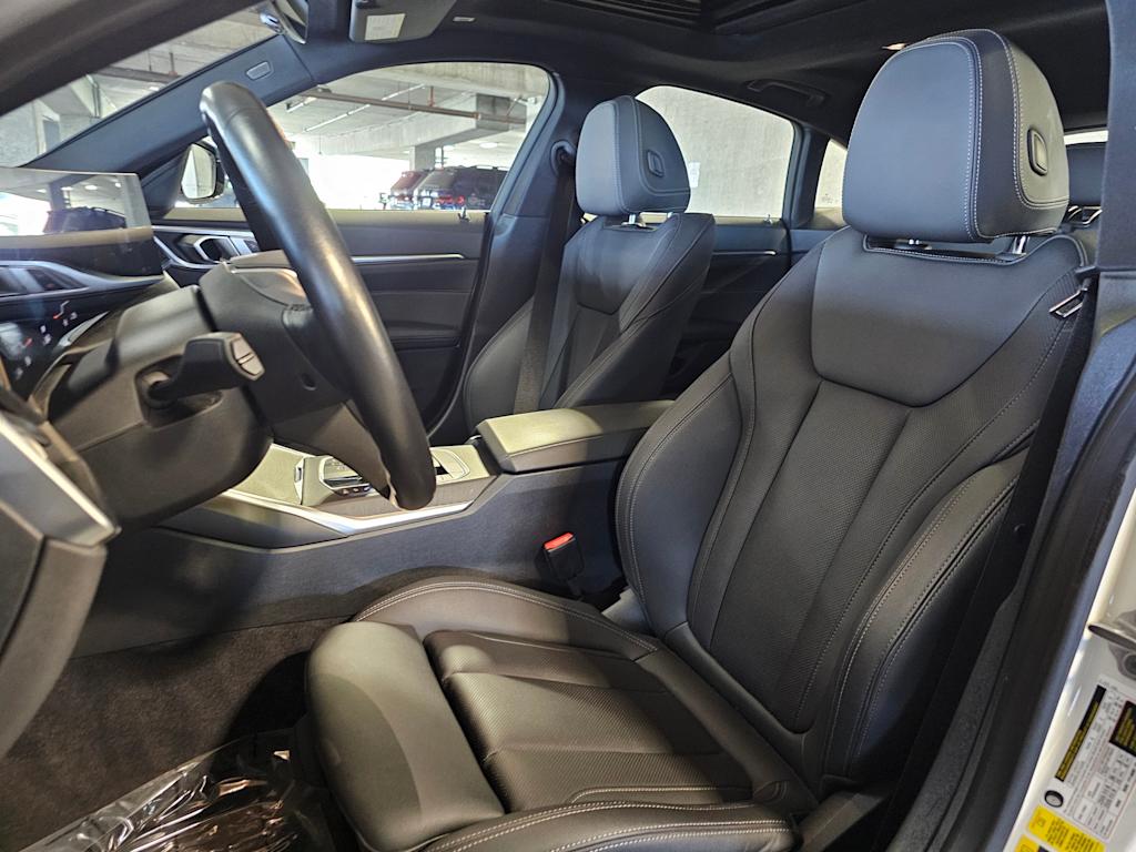 Thumbnail: 2023 BMW i4 - 10
