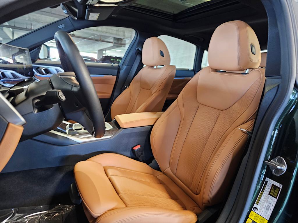 Thumbnail: 2023 BMW i4 - 10