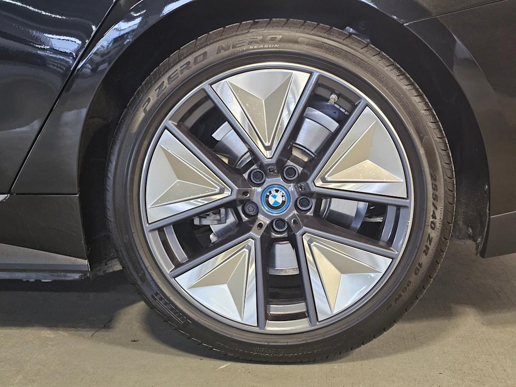 Thumbnail: 2023 BMW i4 - 7